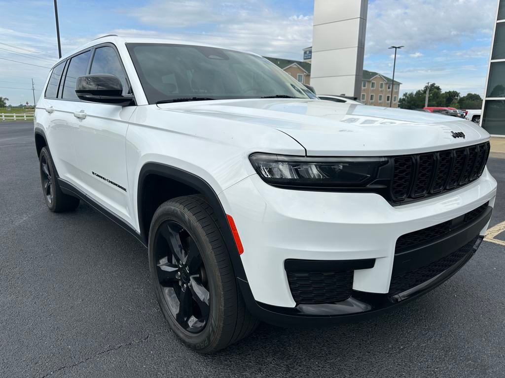 2023 Jeep Grand Cherokee Altitude photo 2