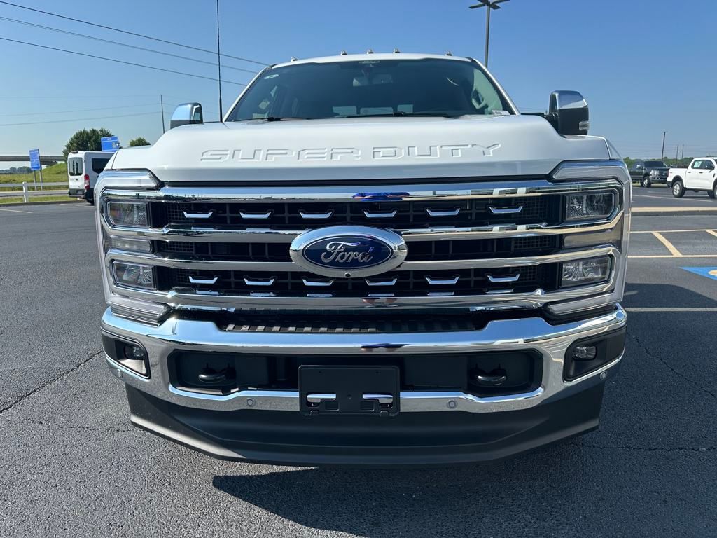 2025 Ford F-350 photo 3