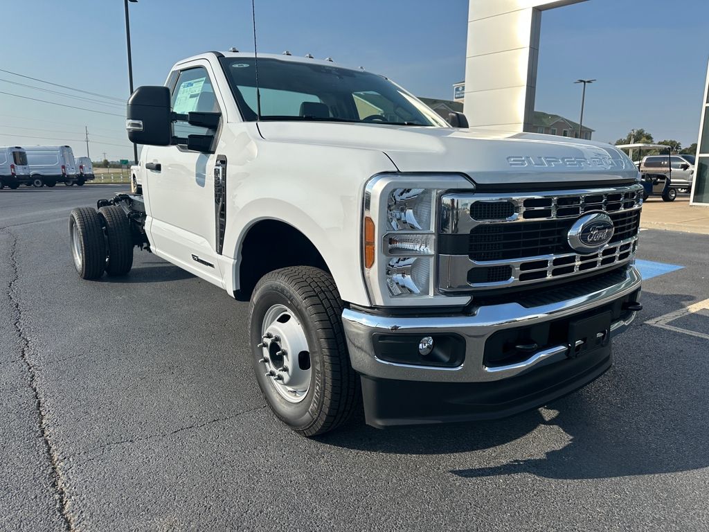 2026 Ford F-350 photo 2