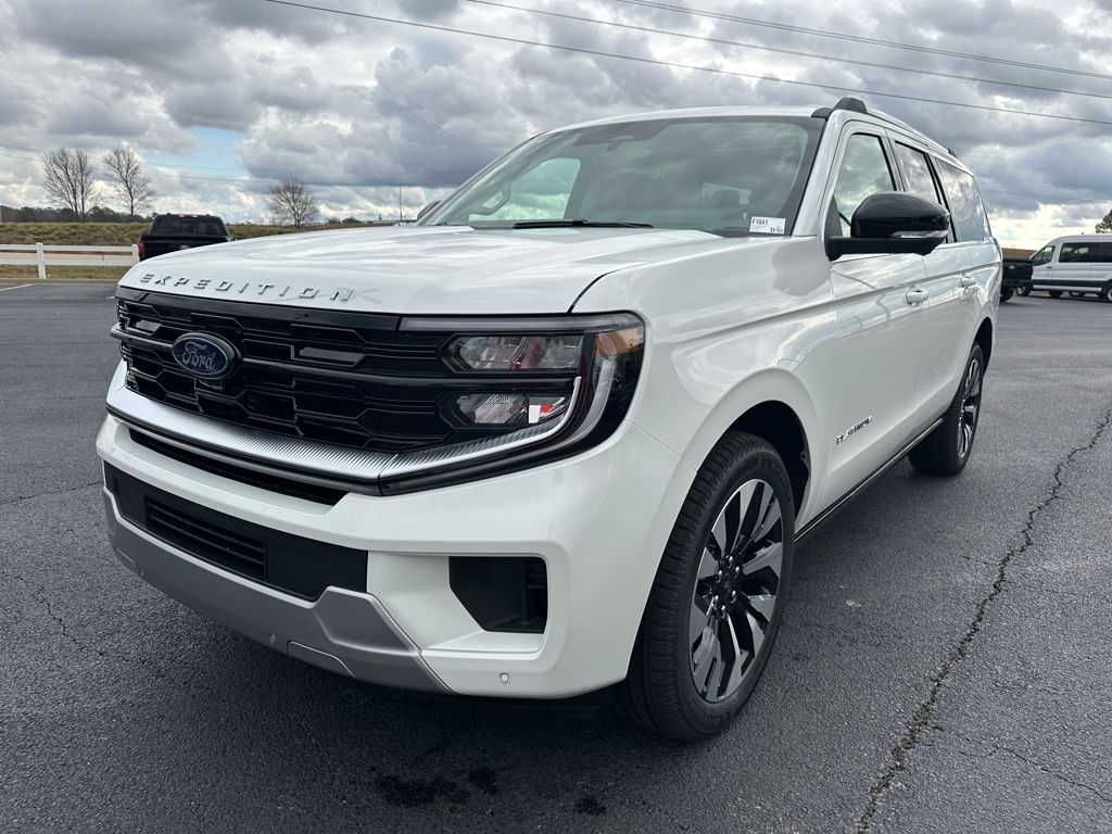 2025 Ford Expedition MAX Platinum photo 3