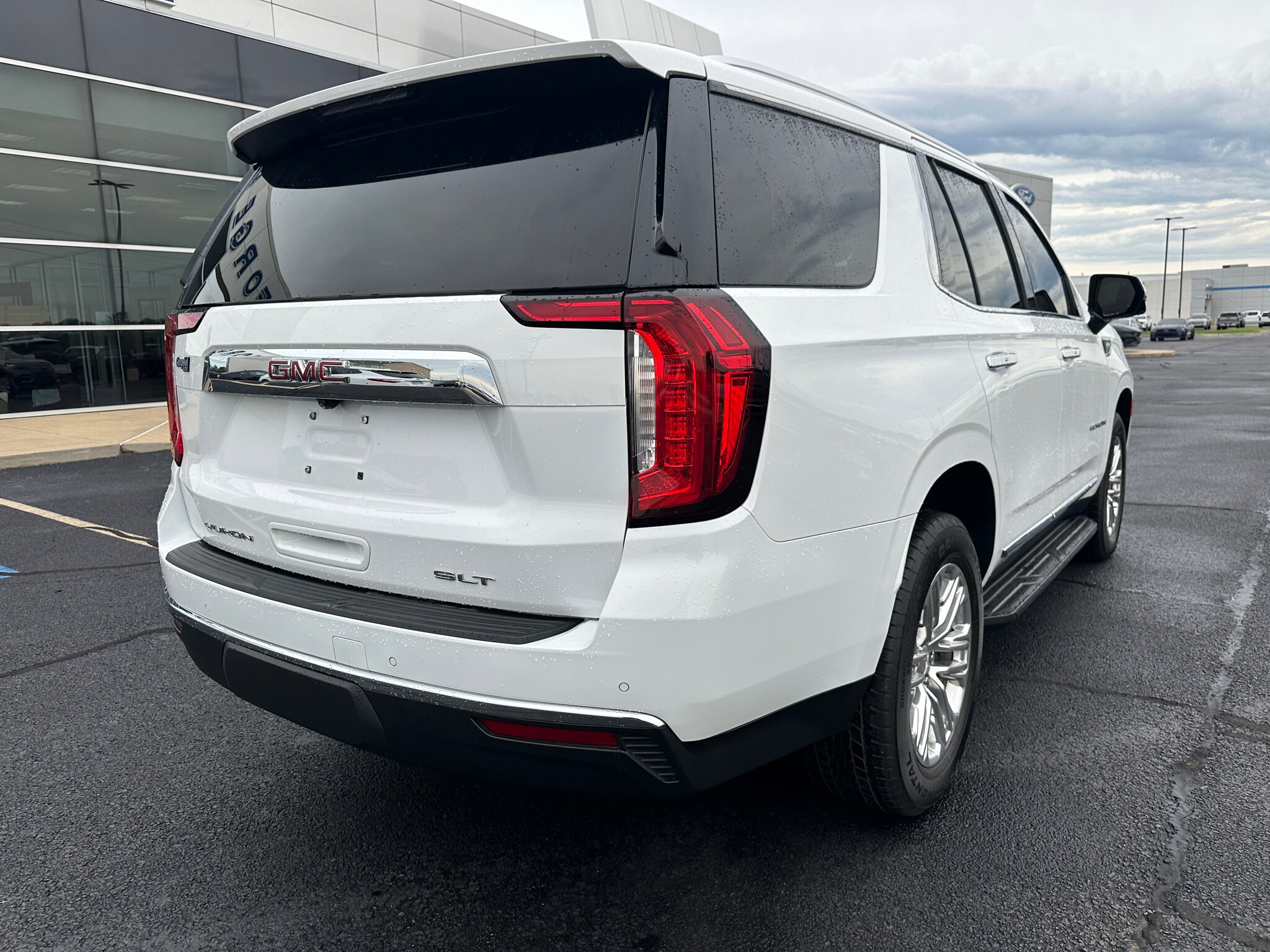 2022 GMC Yukon SLT - Photo 26