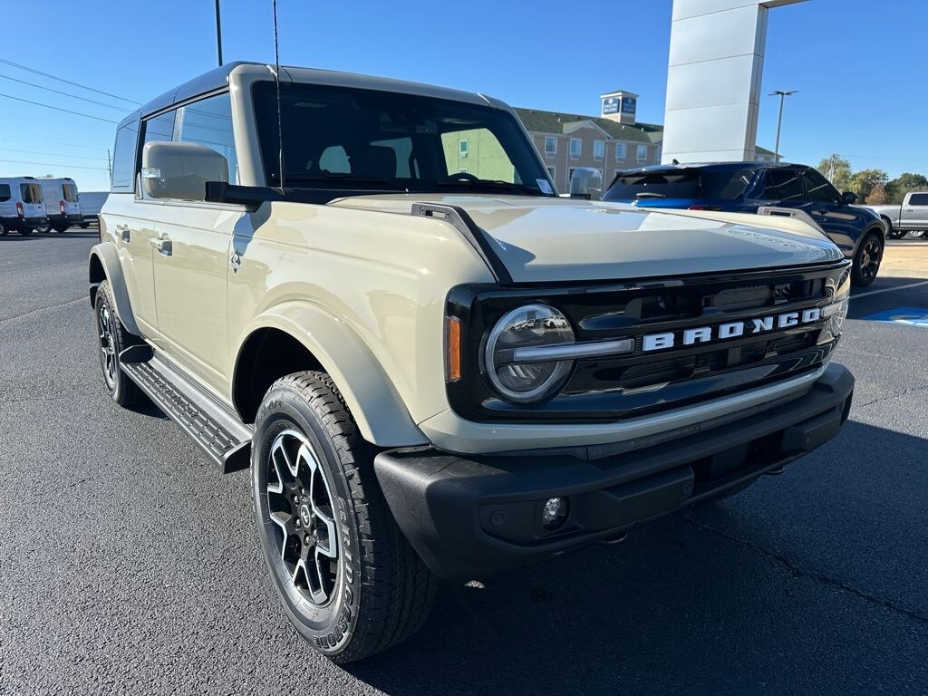 New 2025 Ford Bronco Outer Banks SUV