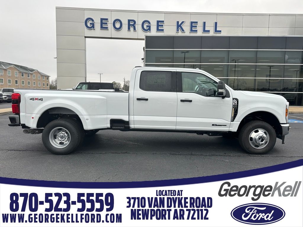 2026 Ford F-350 Super Duty XL's photo