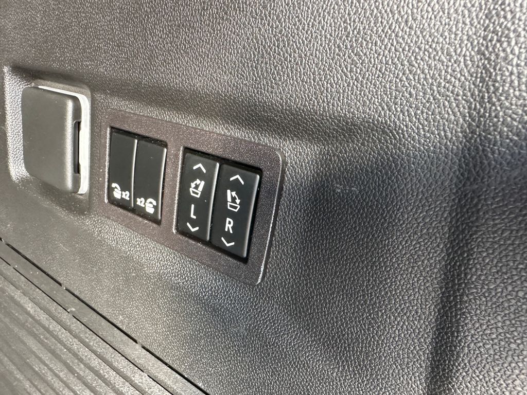 2023 Chevrolet Tahoe Premier - Photo 21