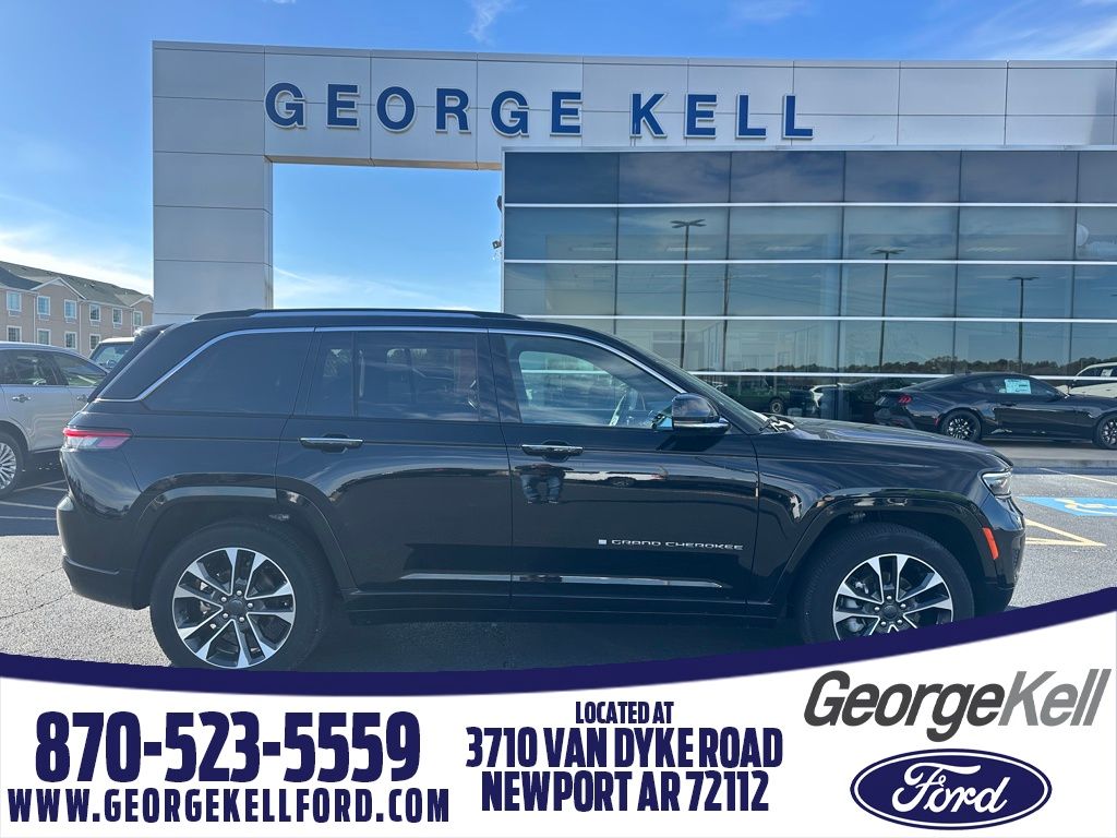 2023 Jeep Grand Cherokee Overland's photo