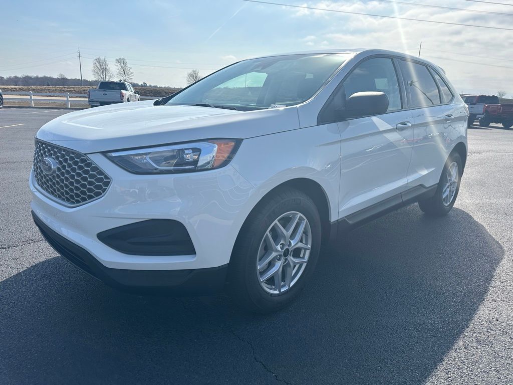 2024 Ford Edge SE photo 4