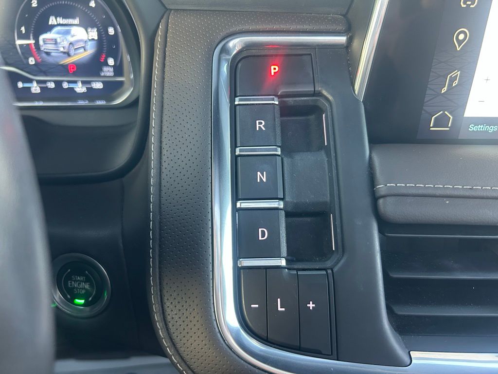 2022 GMC Yukon SLT - Photo 16