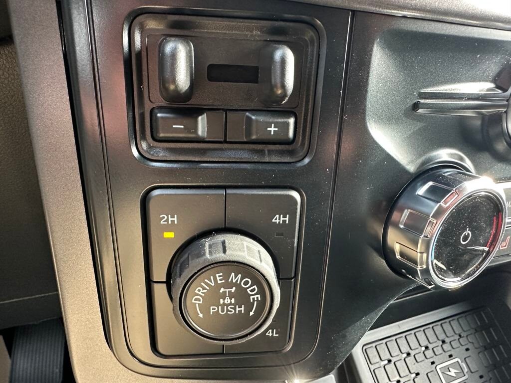 2025 Ford F-150 XLT - Photo 13