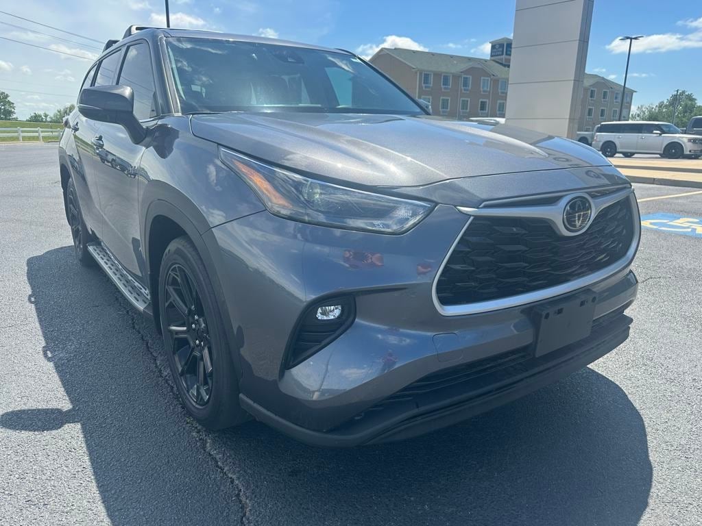 Certified 2022 Toyota Highlander LE with VIN 5TDZZRAH4NS122452 for sale in Newport, AR