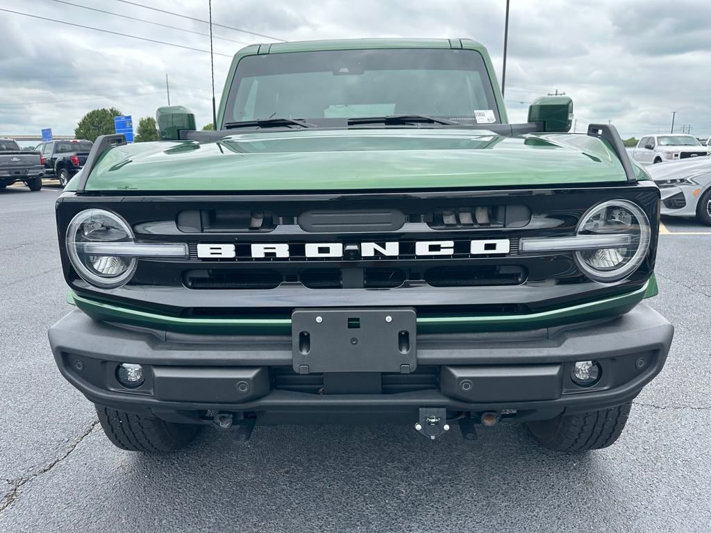 2022 Ford Bronco Outer Banks photo 2