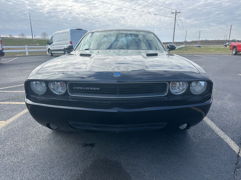 Used 2010 Dodge Challenger SE with VIN 2B3CJ4DV0AH289452 for sale in Newport, AR