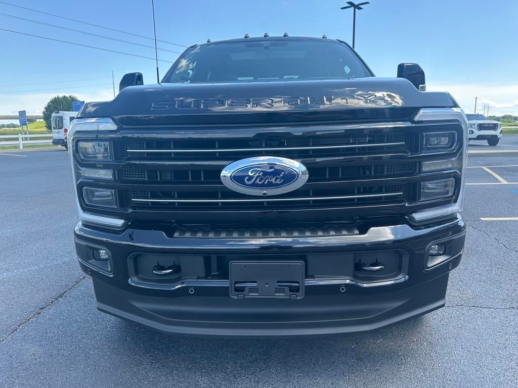 2025 Ford F-350 photo 3