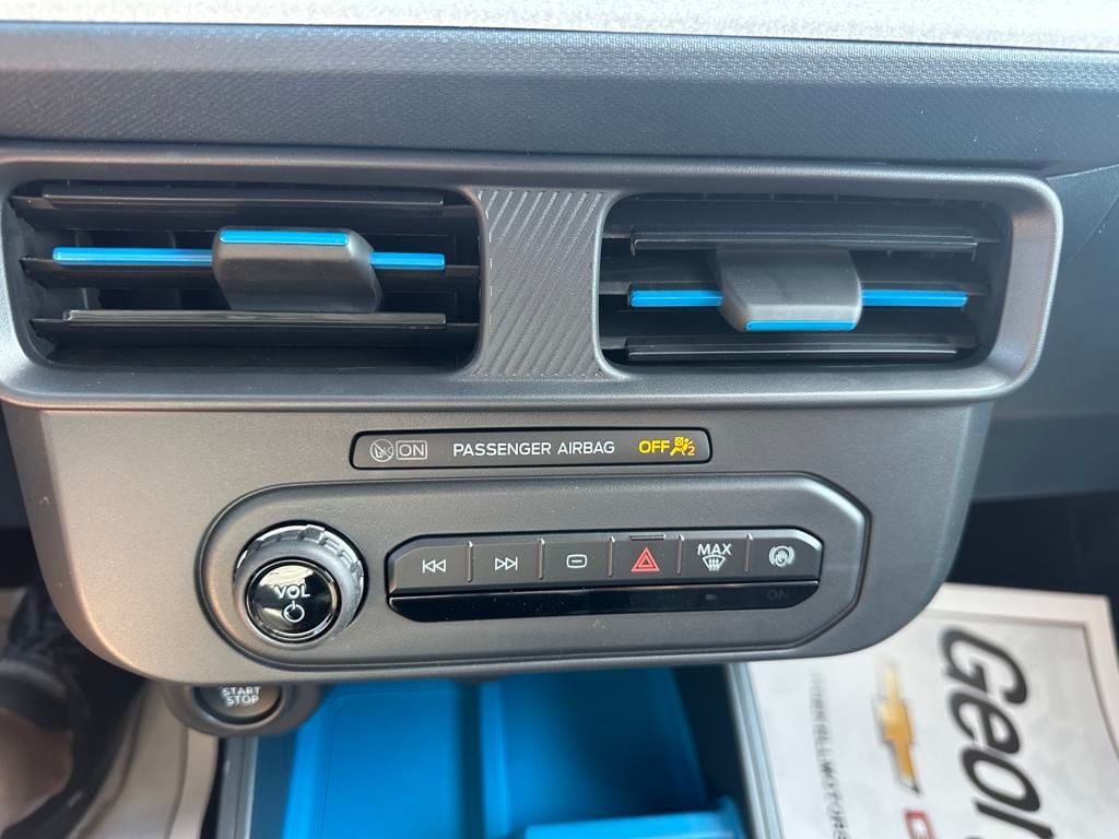 2025 Ford Maverick XLT - Photo 9