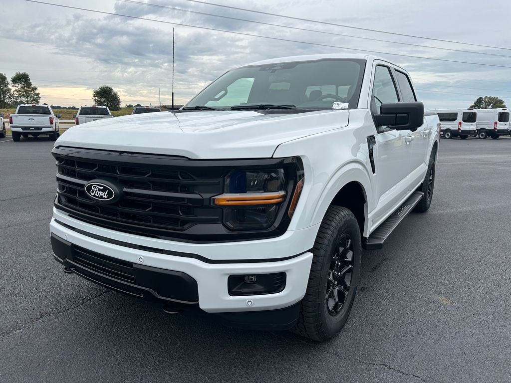 2025 Ford F-150 XLT photo 4