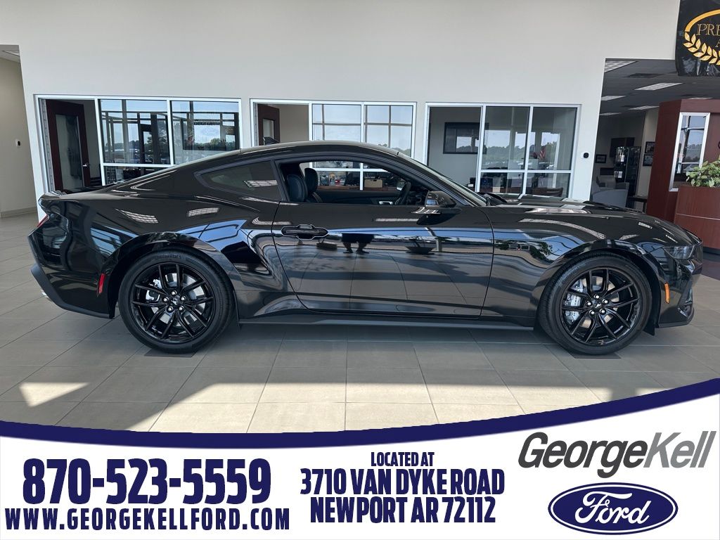 2025 Ford Mustang Coupe 