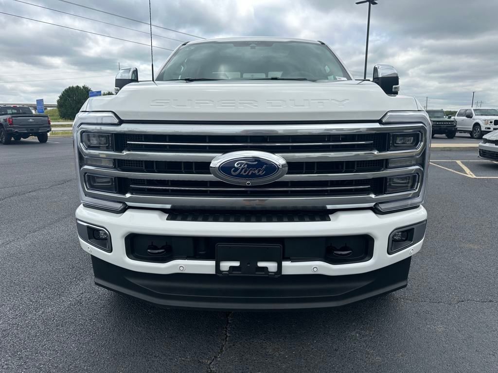 2025 Ford F-250 photo 3
