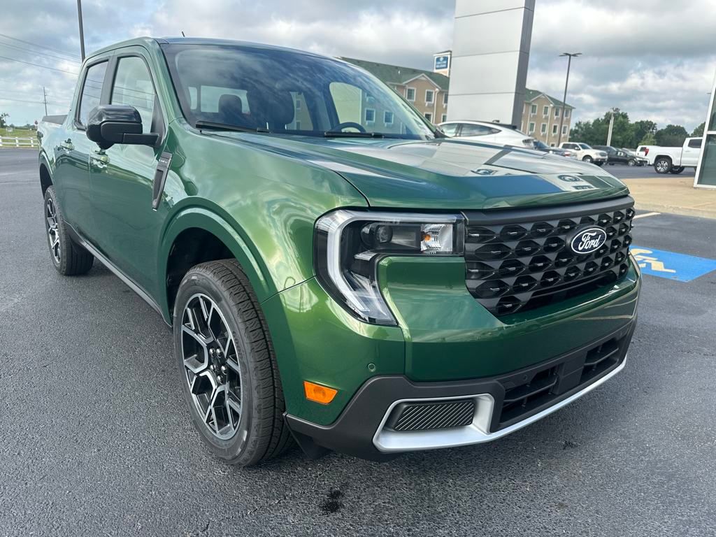 2025 Ford Maverick Lariat photo 2