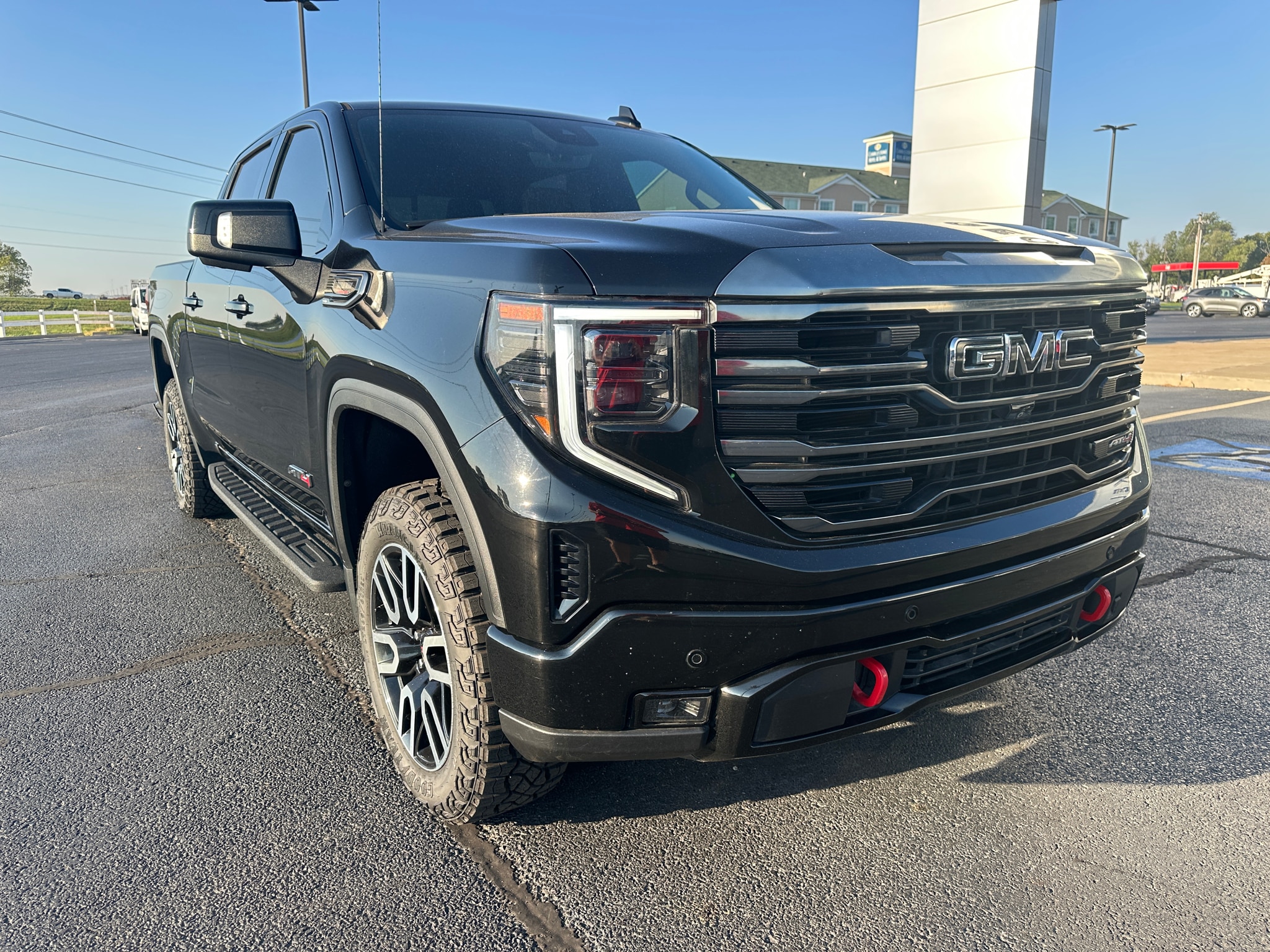 Used 2023 GMC Sierra 1500 AT4 with VIN 1GTUUEE86PZ104192 for sale in Little Rock
