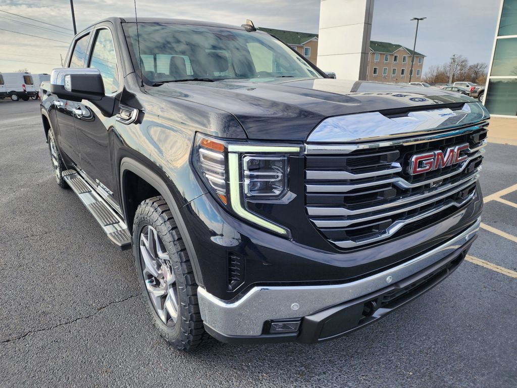 Used 2022 GMC Sierra 1500 SLT with VIN 3GTUUDET8NG648754 for sale in Little Rock