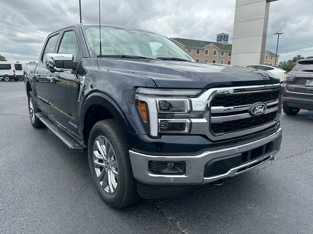 2025 Ford F-150 Lariat photo 2
