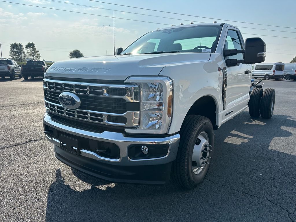 2026 Ford F-350 photo 4