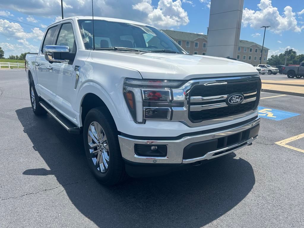 2025 Ford F-150 Lariat photo 2