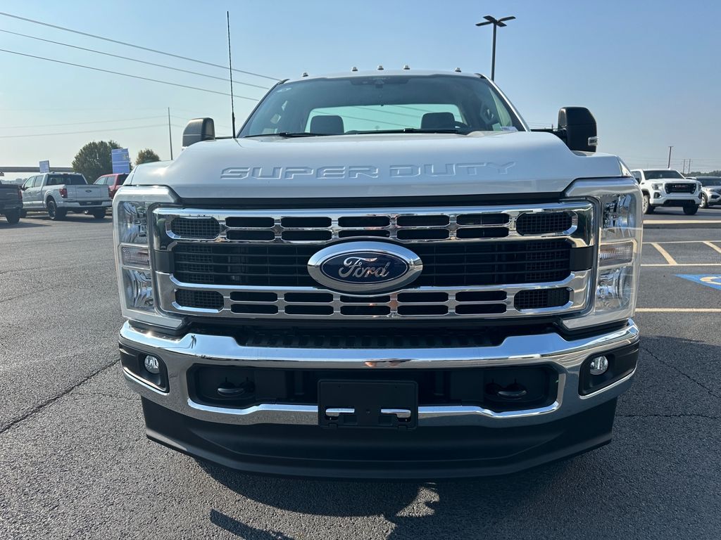 2026 Ford F-350 photo 3