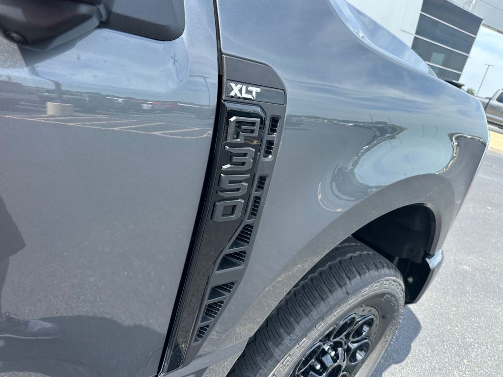 2026 Ford F-350 Super Duty XLT - Photo 24