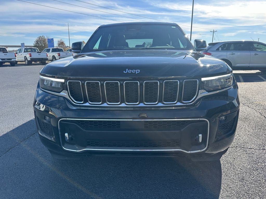 2023 Jeep Grand Cherokee Overland photo 3