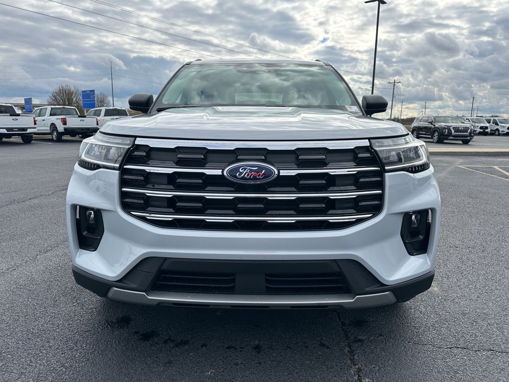 2026 Ford Explorer photo 2