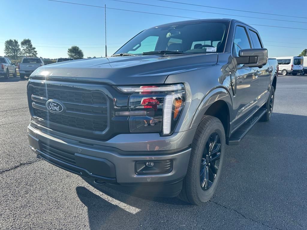 2025 Ford F-150 Lariat photo 4