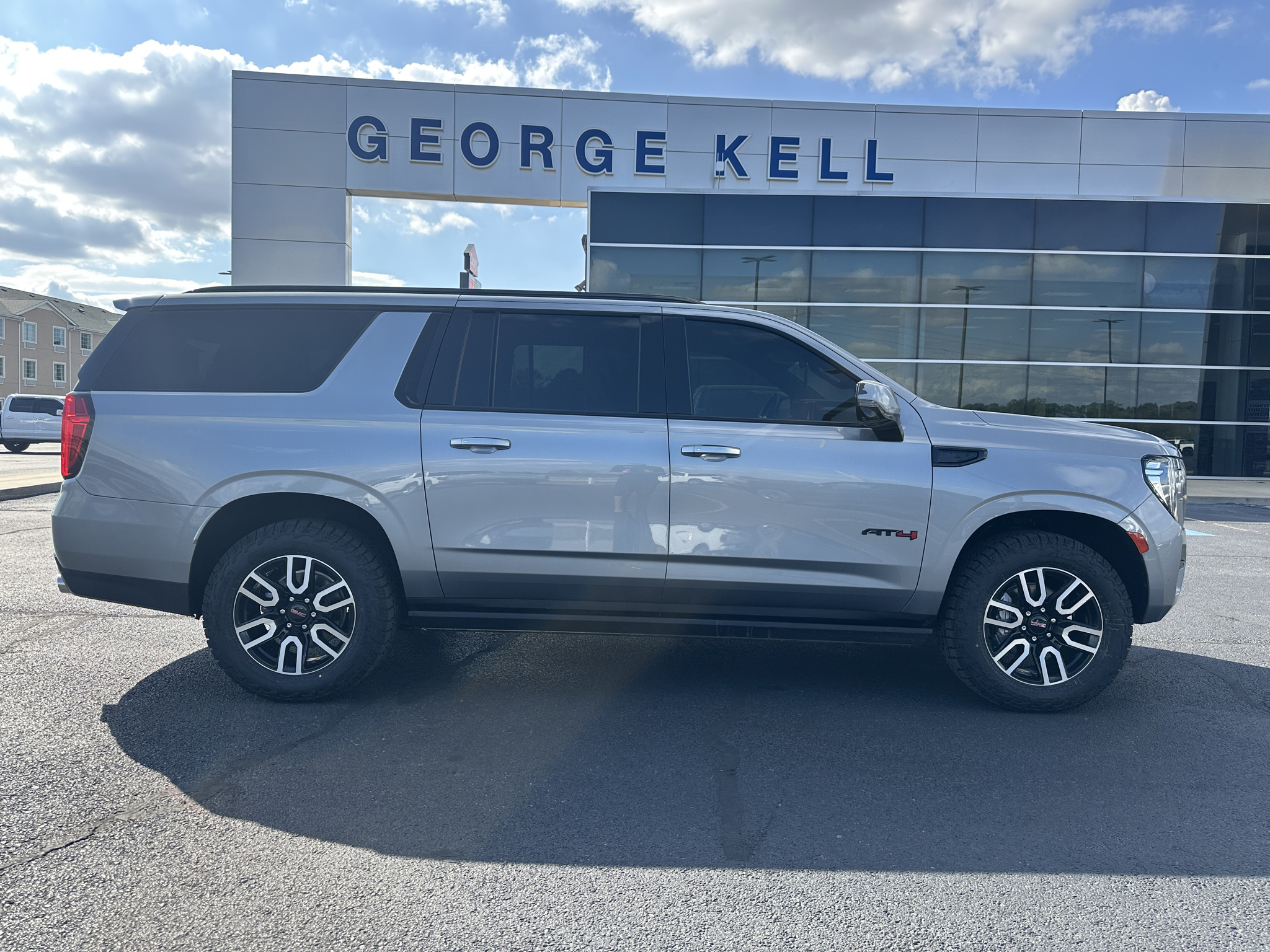2023 GMC Yukon XL