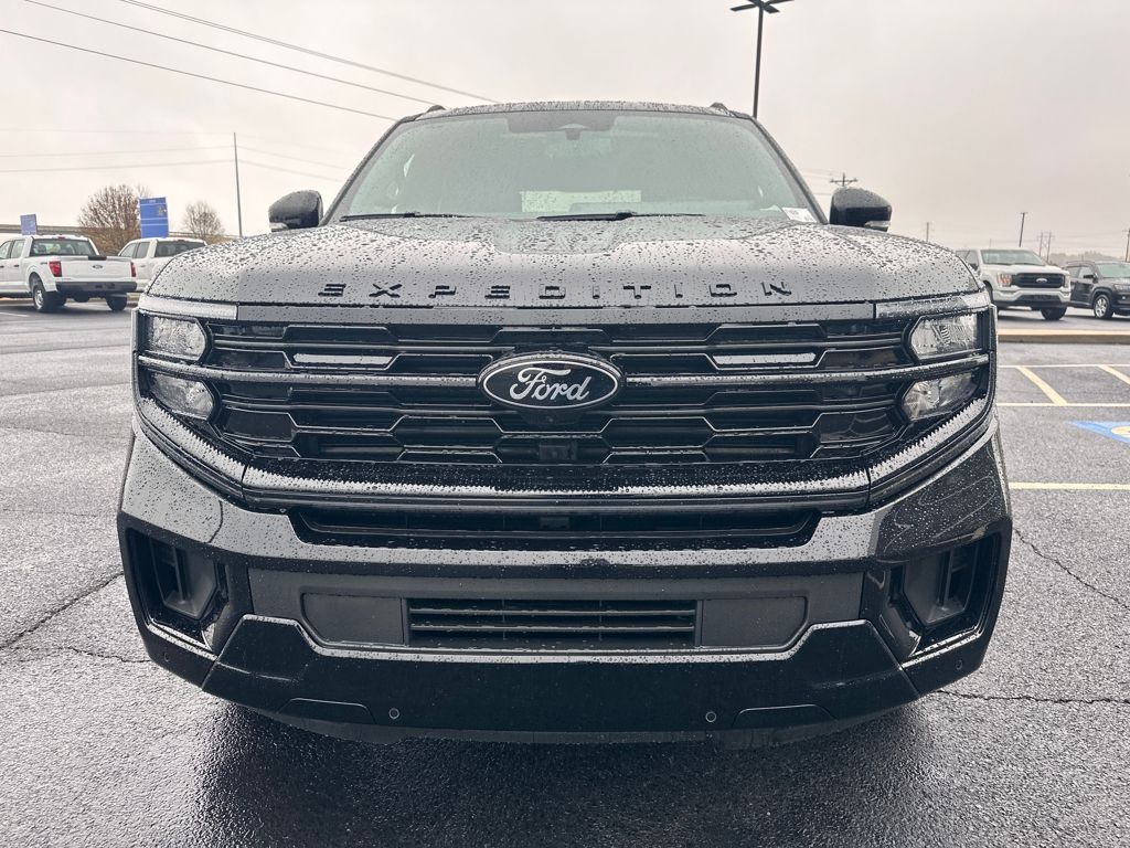 2025 Ford Expedition Platinum photo 2