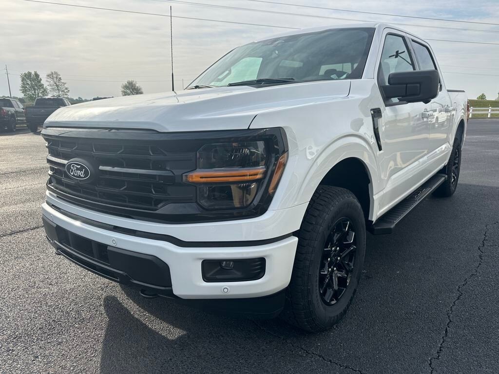 2025 Ford F-150 XLT photo 4