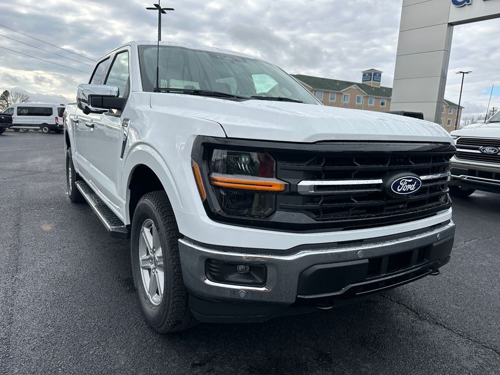 2025 Ford F-150 XLT photo 2