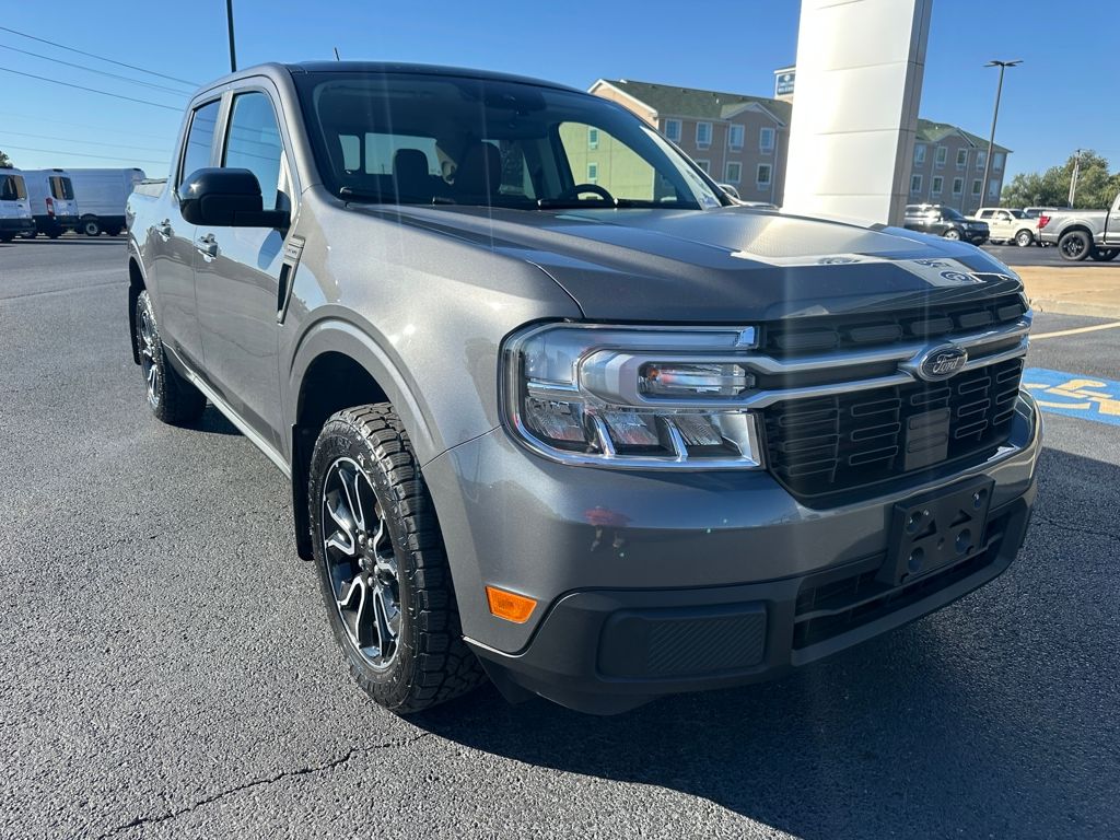 2022 Ford Maverick Lariat photo 2