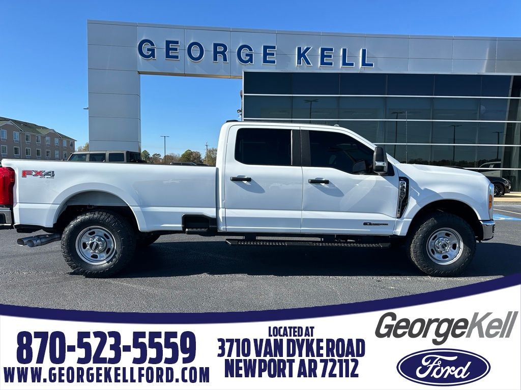 2023 Ford F-350 Super Duty XL's photo