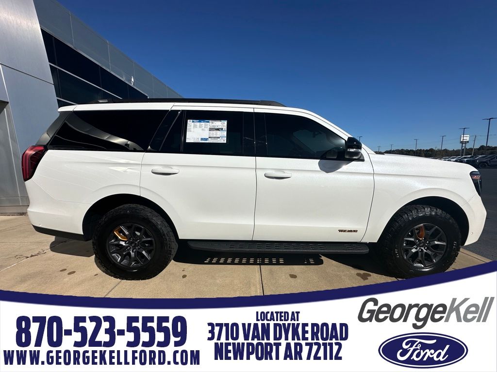 2025 Ford Expedition Tremor's photo