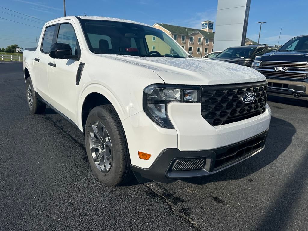 2025 Ford Maverick XLT - Photo 2