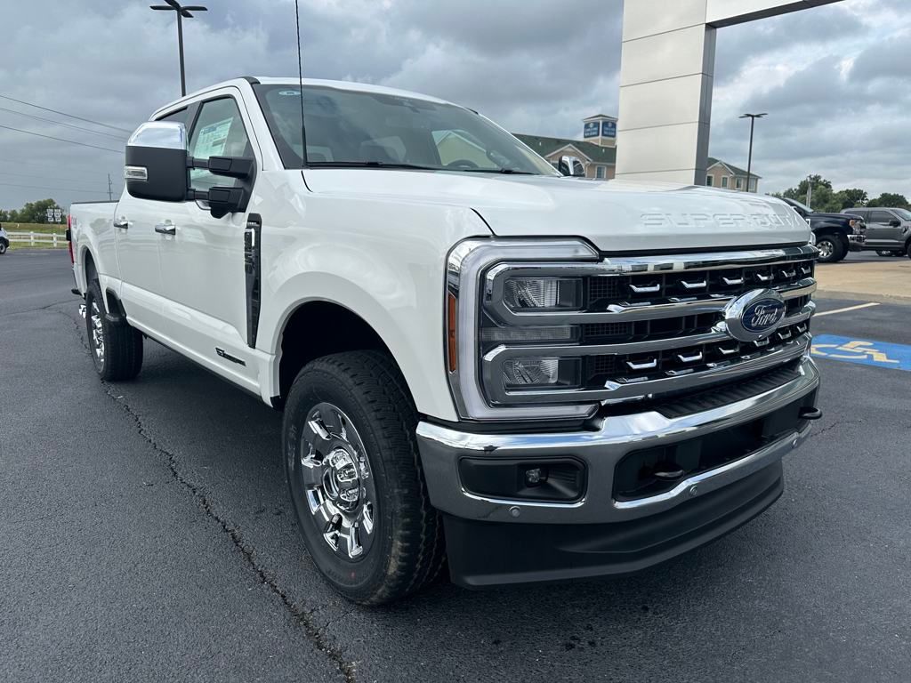 2025 Ford F-250 photo 2