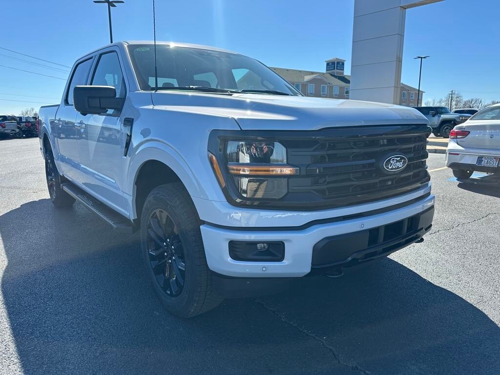 2025 Ford F-150 XLT photo 2