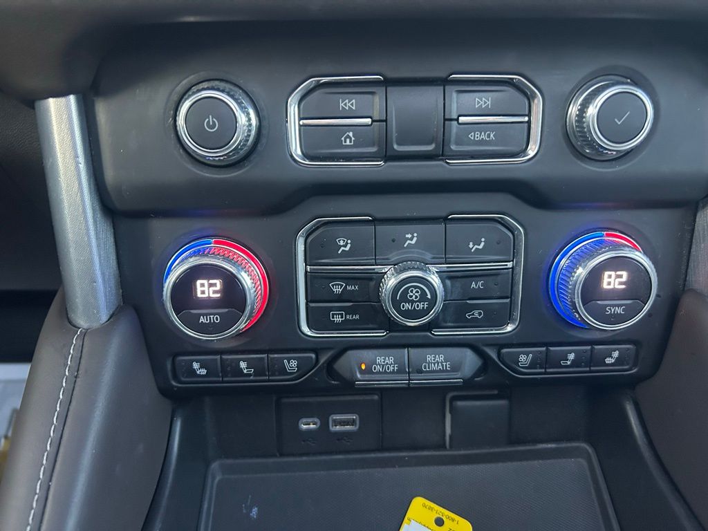 2022 GMC Yukon SLT - Photo 11