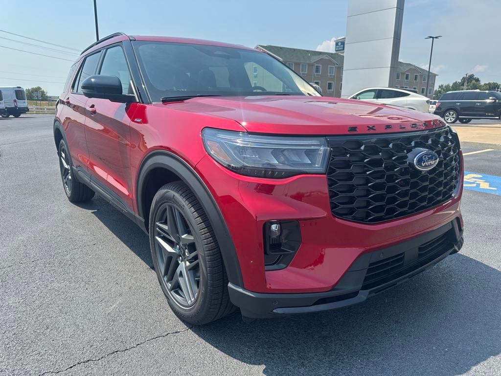 2025 Ford Explorer ST-Line photo 2