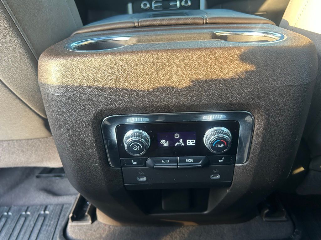 2022 GMC Yukon SLT - Photo 20