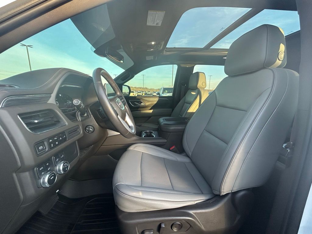2022 GMC Yukon SLT - Photo 19
