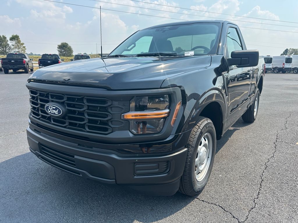 2025 Ford F-150 XL photo 3