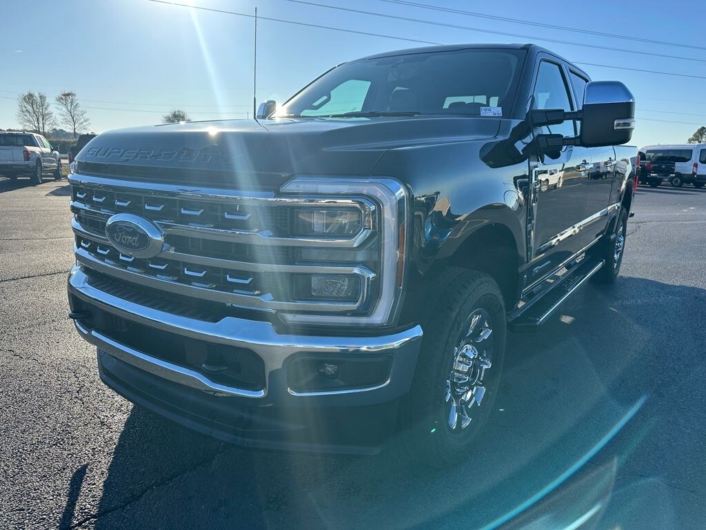New 2026 Ford F-350SD Lariat Truck