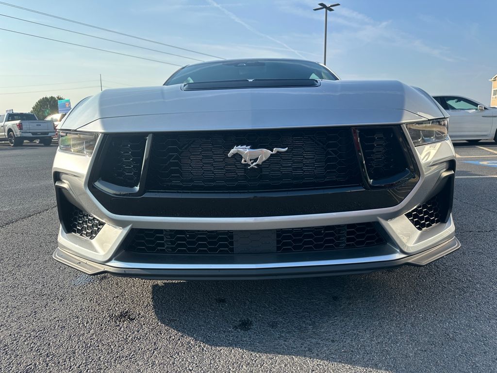 2025 Ford Mustang GT Premium photo 2