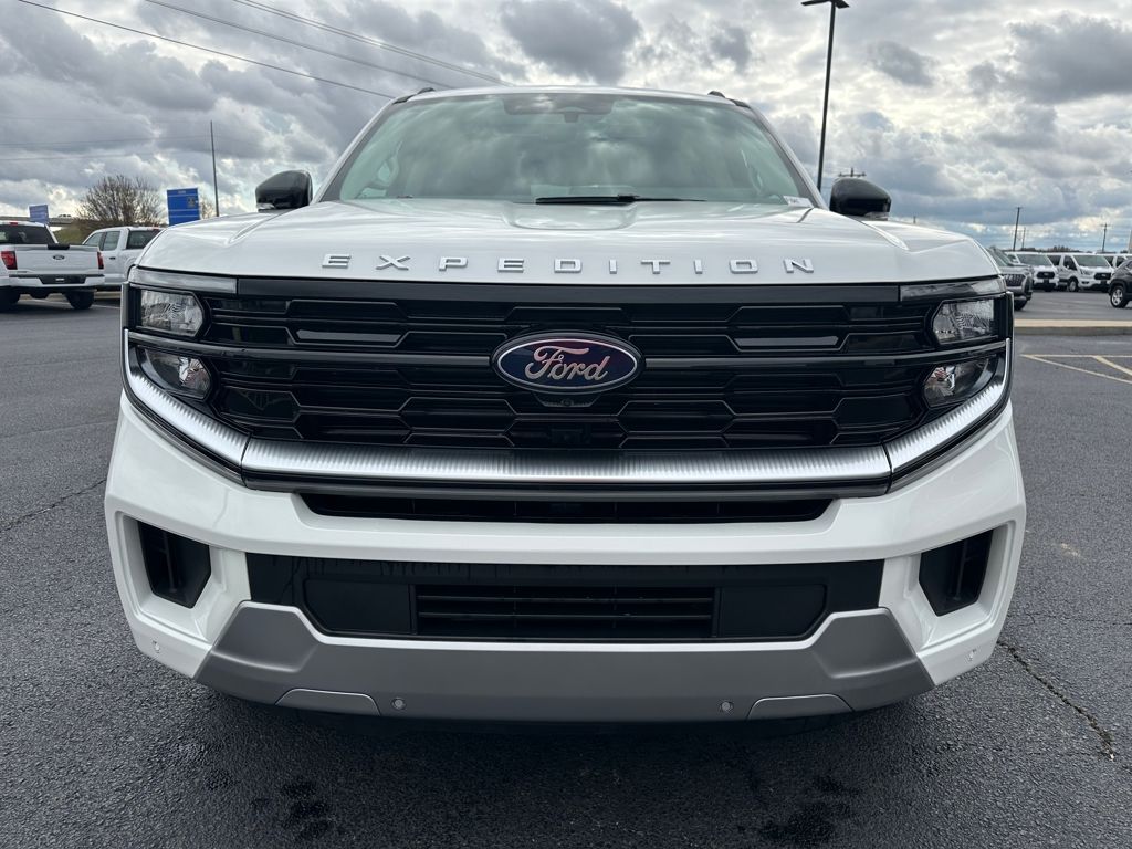 2025 Ford Expedition MAX Platinum photo 2