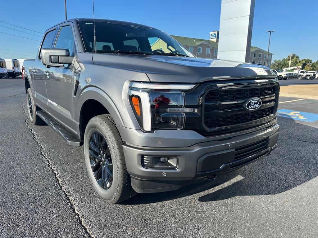 2025 Ford F-150 Lariat photo 2
